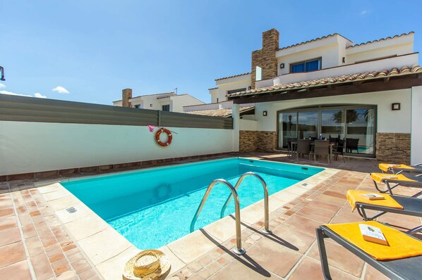 Villa Juliana image