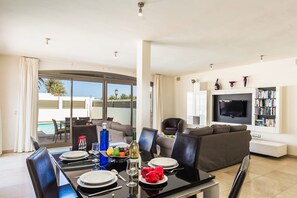 Villa Juliana image