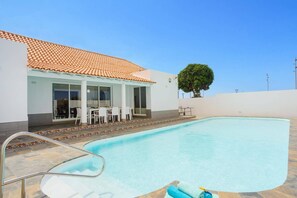 Villa Esmeralda image