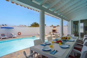 Villa Esmeralda image