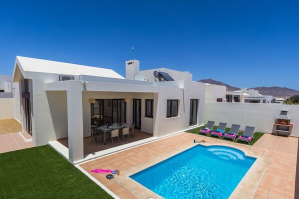 Villa Estrella image