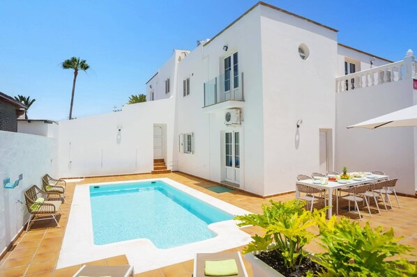 Villa Laurona image