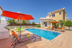 Villa Magnolia image