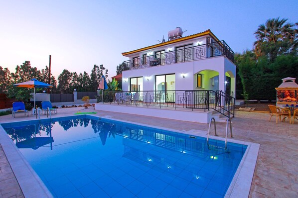 Villa Themis image