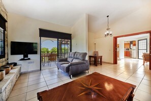 Villa Theo Sapphire image