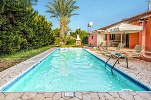 Villa Poppy image