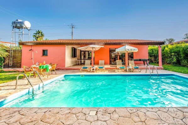 Villa Poppy image