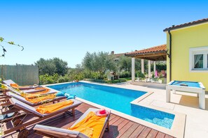 Villa Ladonja image