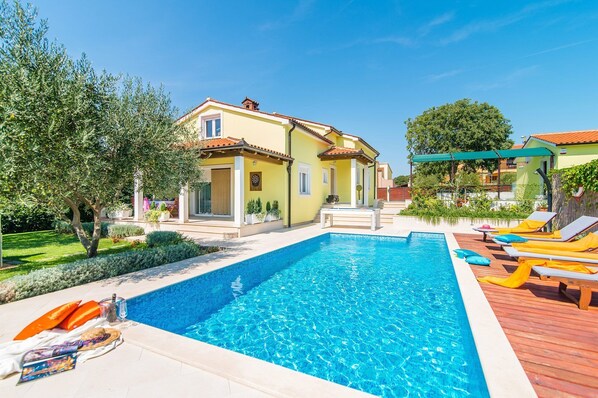 Villa Ladonja image
