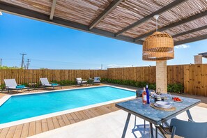Villa Maira Azalea image