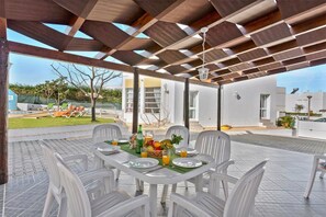 Villa Leonor image