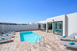 Villa La Nueva image