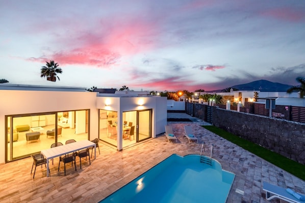 Villa La Nueva image