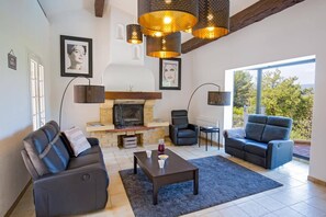 Villa Colombes image