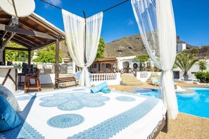 Villa Colmena image