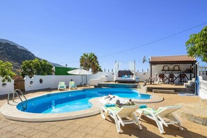 Villa Colmena image