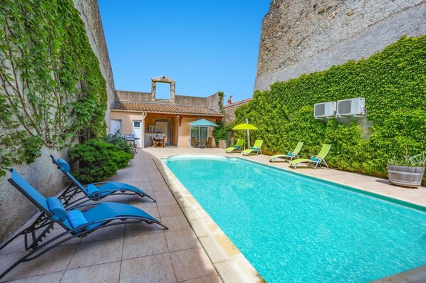Villa de la Cloche image