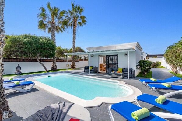 Villa Leona Carmen image