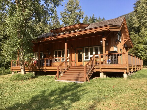 Cabin from front lawn