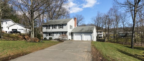 Southington Vacation Rental | 3BR | 2.5BA | 1,768 Sq Ft | 3 Steps to Access