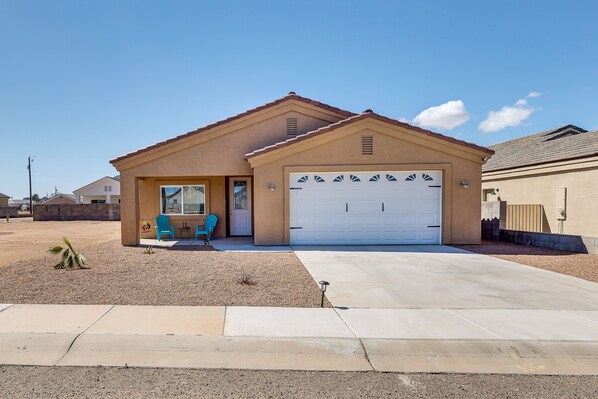 Kingman Vacation Rental | 3BR | 2BA | 1,540 Sq Ft | Step-Free Access