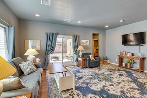 Living Room | Pet Friendly w/ Fee