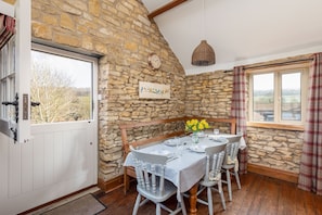 Kitchen dining area