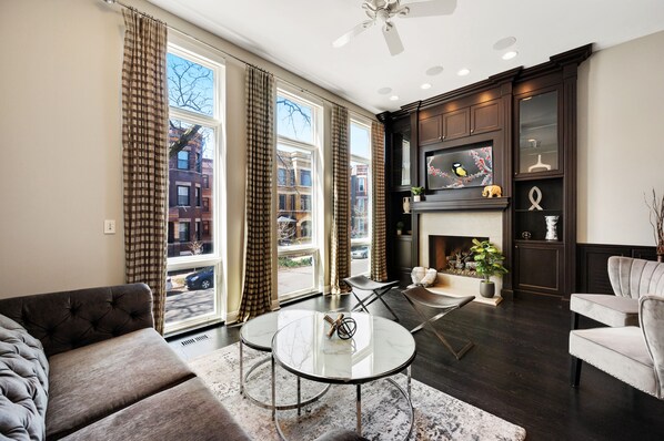 BEAUTIFUL 4-story home located in one of Chicago’s safest neighborhoods!