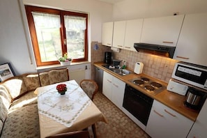 Nr. 2.1 Ferienwohnung Rotkelchen, 33qm, 1 Schlafraum, 2 Erw. + 1 Kind