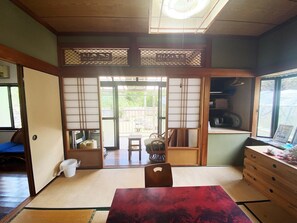 Japanese-style room