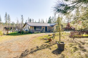 Home Exterior | 1,400 Sq Ft | Wood-Burning Stove | Close Proximity to 3 Lakes