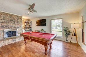 Game Room | Decorative Fireplace | Smart TV | Board Games | Puzzles