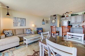 1615 Lake Park Blvd S Unit 312-print-005-005-Main Living Area-4200x2760-300dpi