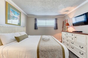 Atlantic Towers 1107-print-014-026-Bedroom-4200x2799-300dpi