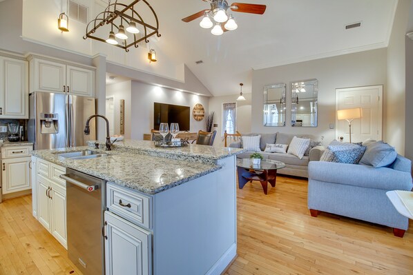 Nokesville Vacation Rental | 1BR | 2.5BA | Stairs Required | 800 Sq Ft