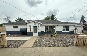 Front view of the house is on I St..