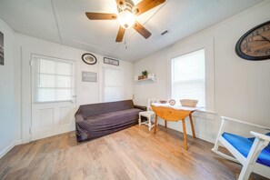 Living Room | Flat-Screen TV