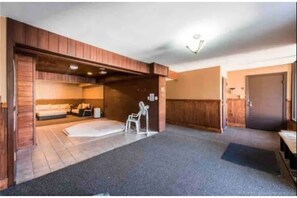 Spa/hot tub in the building