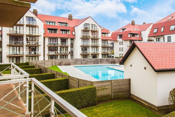 Holiday Home Swimming Pool