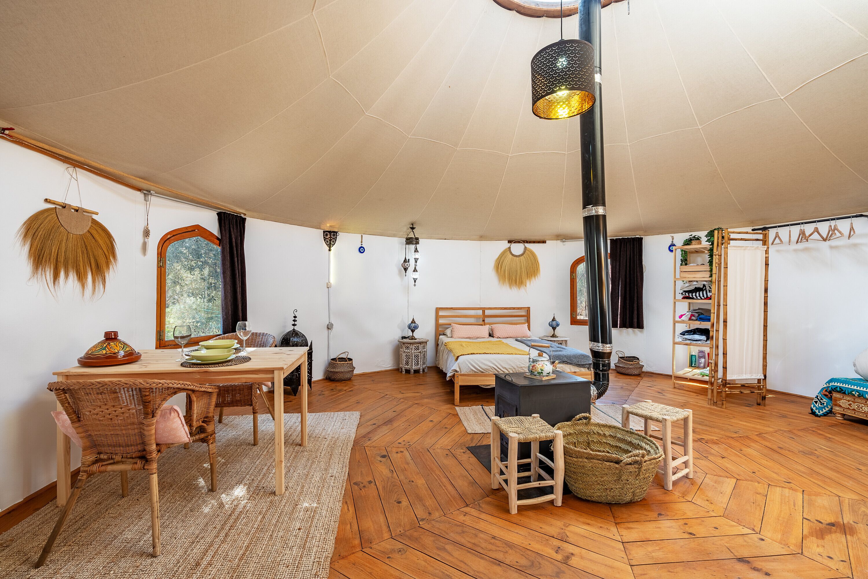 Holiday Yurt 'Eco Yurta Lanjarón' with Mountain View and