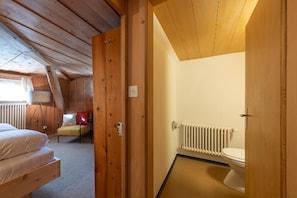 Bedroom 2 and anteroom with access to the toilet