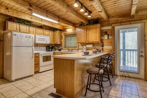 Wears Valley Cabin "Outskirts of Heaven" - Fully furnished kitchen