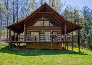 Pigeon Forge Cabin "Outskirts of Heaven"