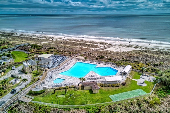 Island's Largest Ocean Front Pool