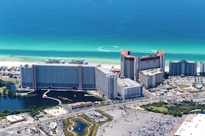 Laketown Wharf Grounds and Amenities