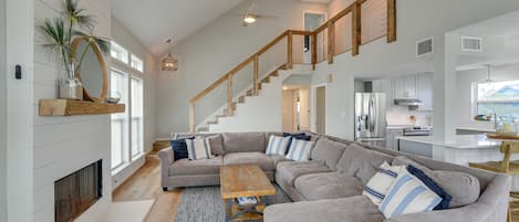 Jamaica Beach Vacation Rental | 4BR | 3BA | 2,100 Sq Ft | Stairs Required