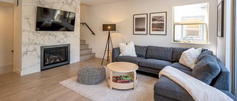 Main Floor - Living Room With Gas Fireplace