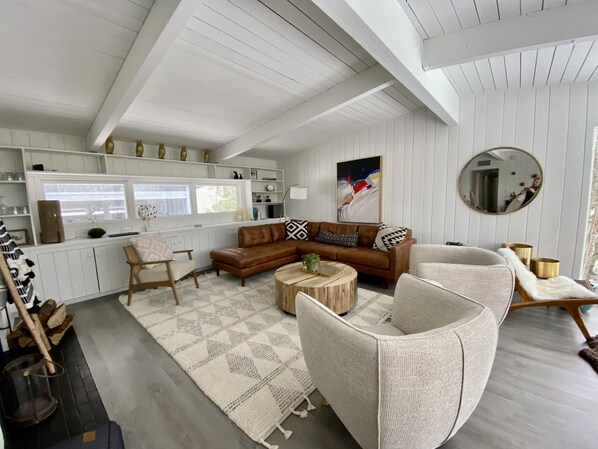 Main living room 