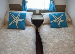 Danforth (Pet Friendly) - Anchor Park, North Gap, Eccles on Sea