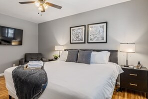 Bedroom 1 - King Bed